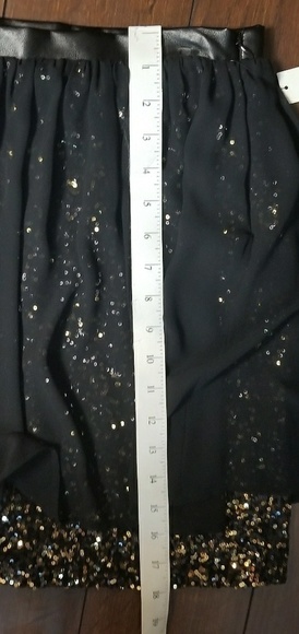 NEW! DKNYC Layered Sequin Mini Skirt 2. - Picture 6 of 8